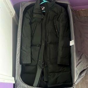 Moose Knuckle Coat, Size Medium, Color Green